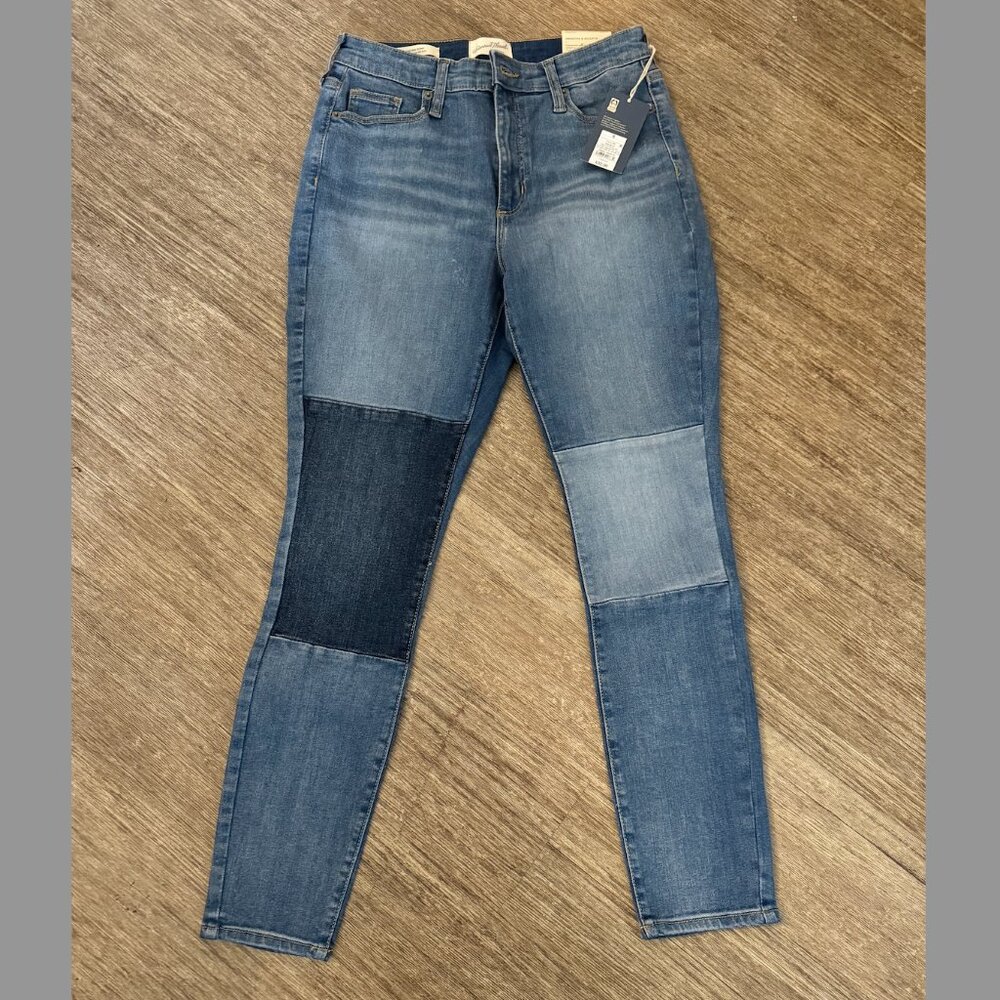 NWT- Universal Thread high-rise women's skinny Blue Jeans Patchwork  Size 6